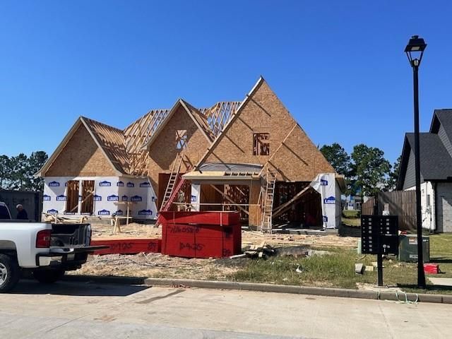 Exterior, Facade, None