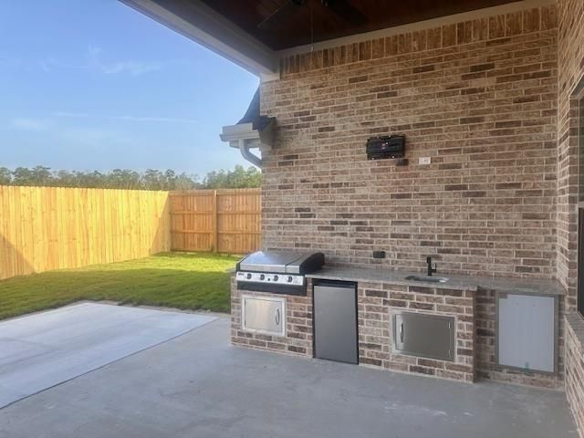 Exterior, Outdoor Kitchen