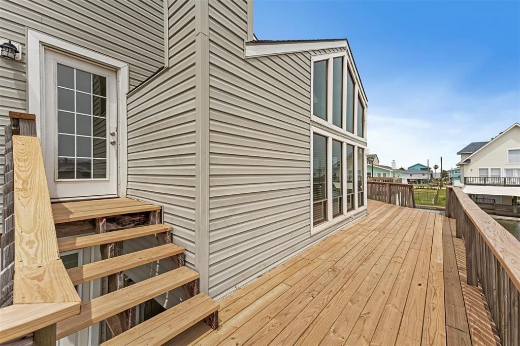 Exterior, Wood Texture Flooring