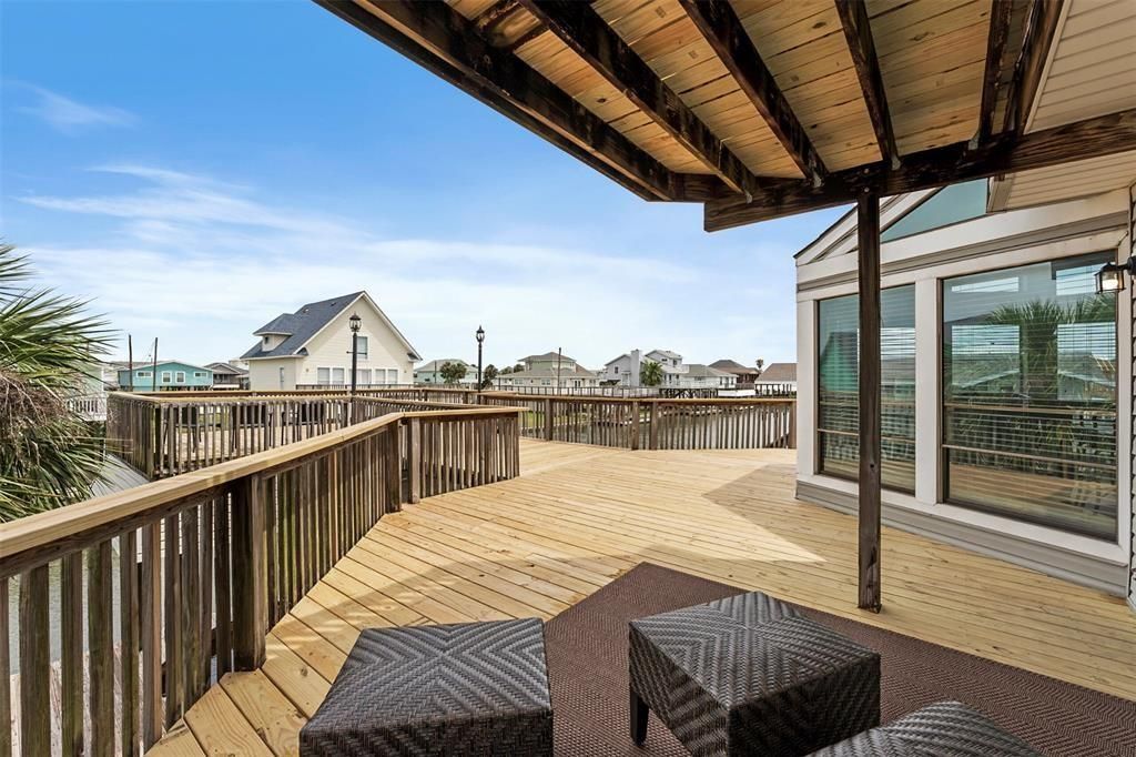 Exterior, Wood Texture Flooring