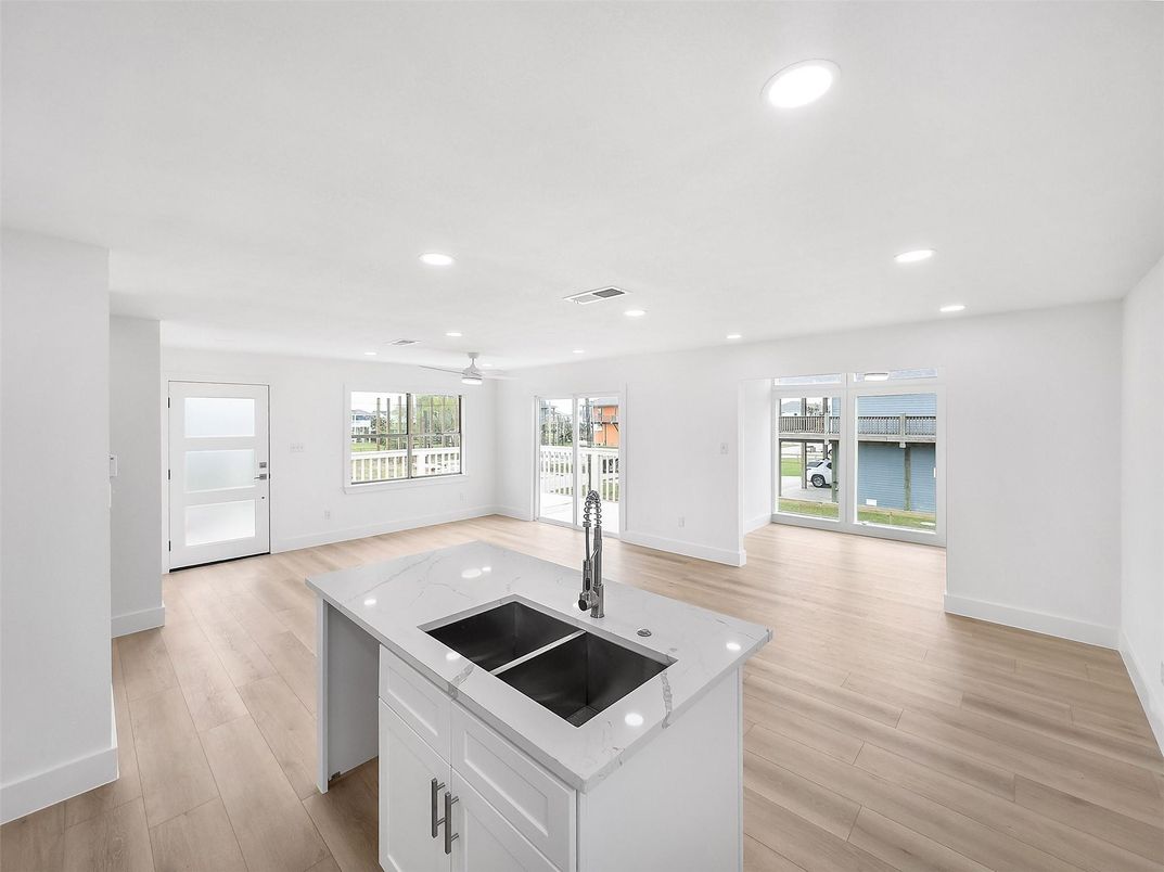 Interior, Kitchen, Recessed Lighting, Water, Wood Texture Flooring
