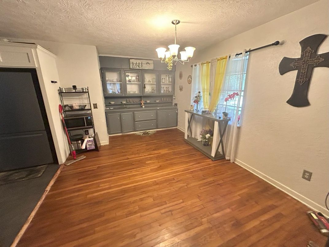 Chandelier, Interior, Wood Texture Flooring