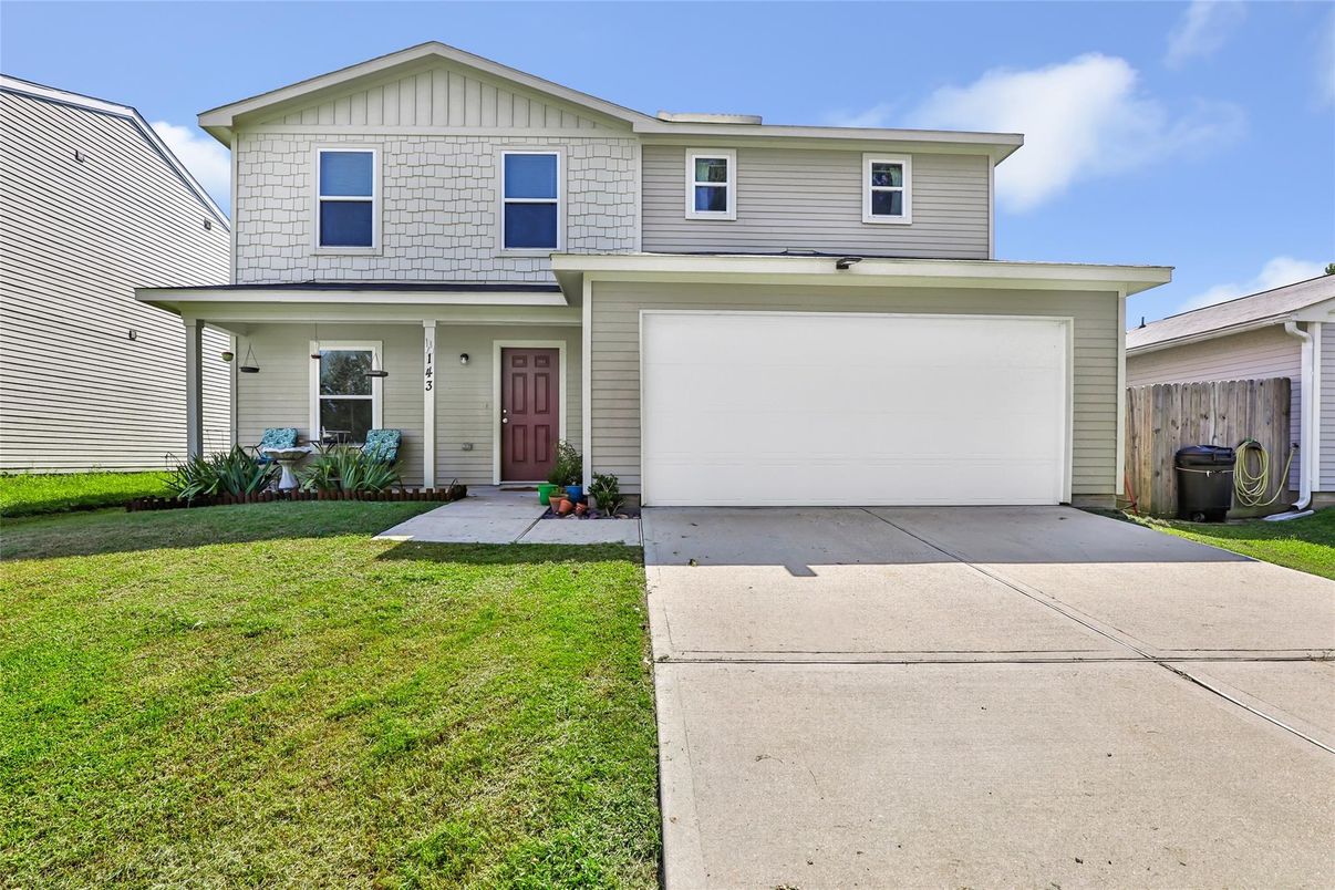 Attached, Exterior, Facade, American Craftsman