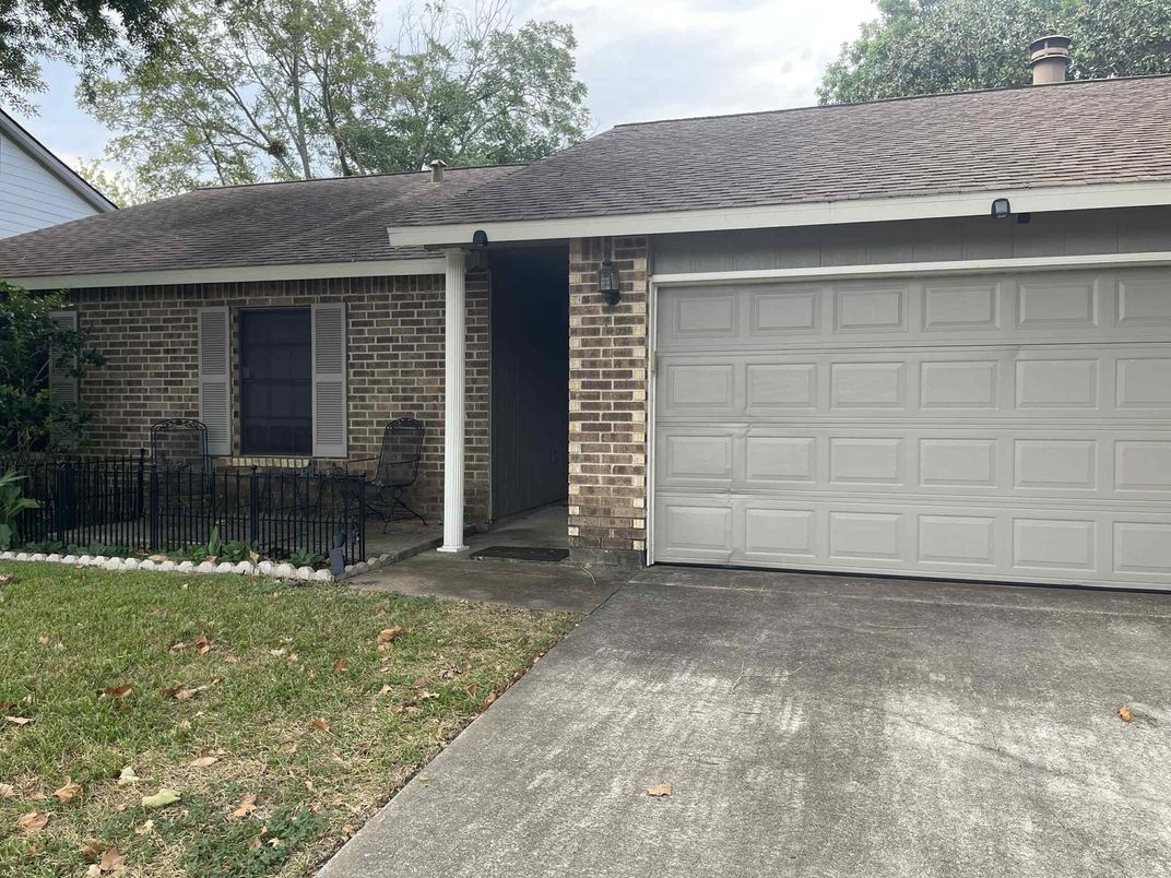 Detached Garage, Exterior