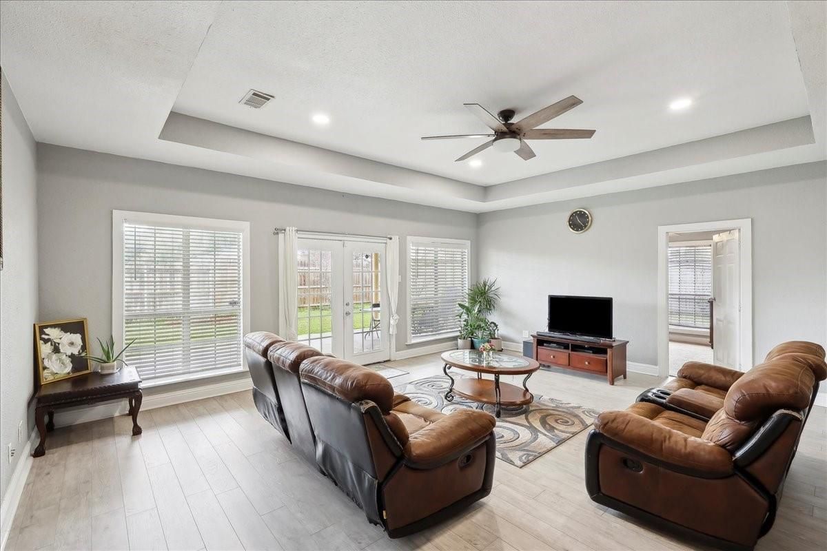 Interior, Living room, Recessed Lighting, Wood Texture Flooring