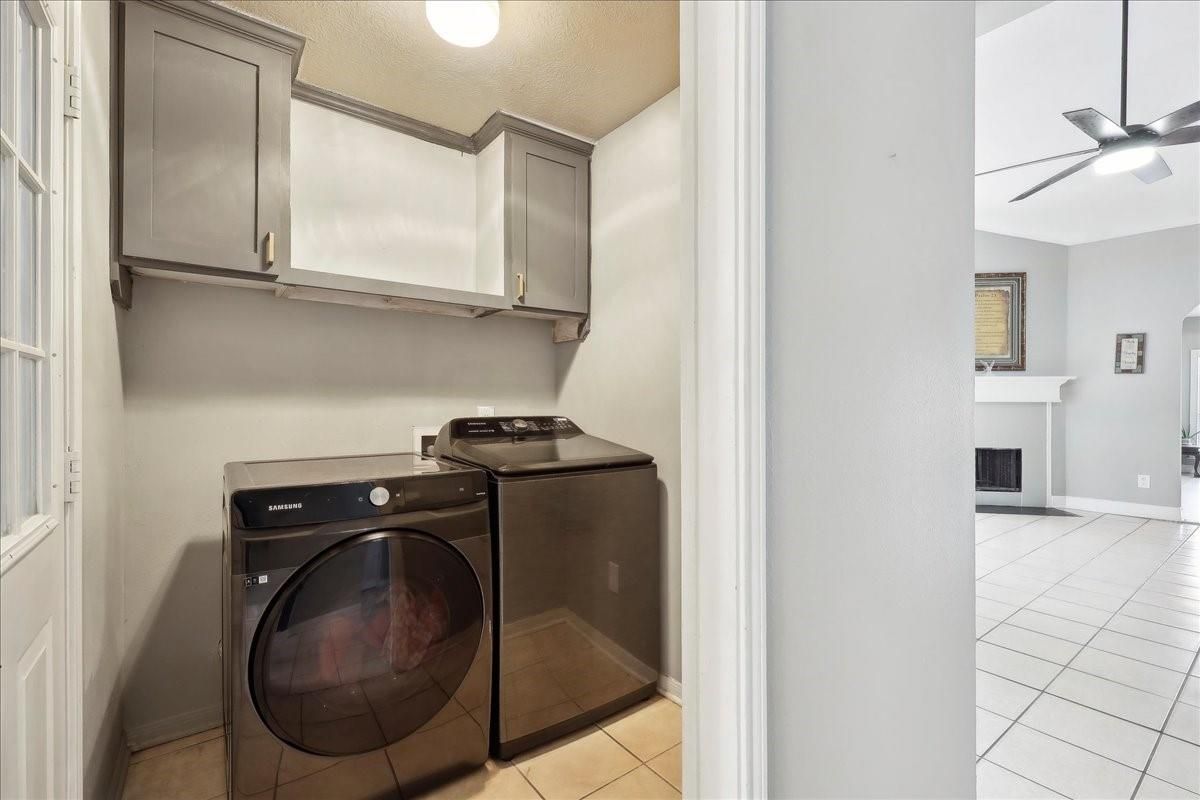 Fireplace, Interior, Washer