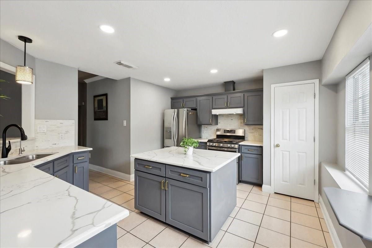 Interior, Kitchen, Pendant Lights, Recessed Lighting, Stainless Steel Appliances