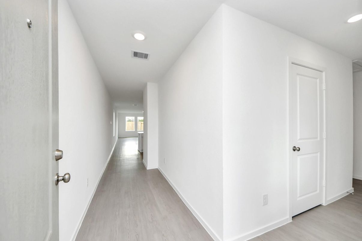 Interior, Recessed Lighting, Wood Texture Flooring