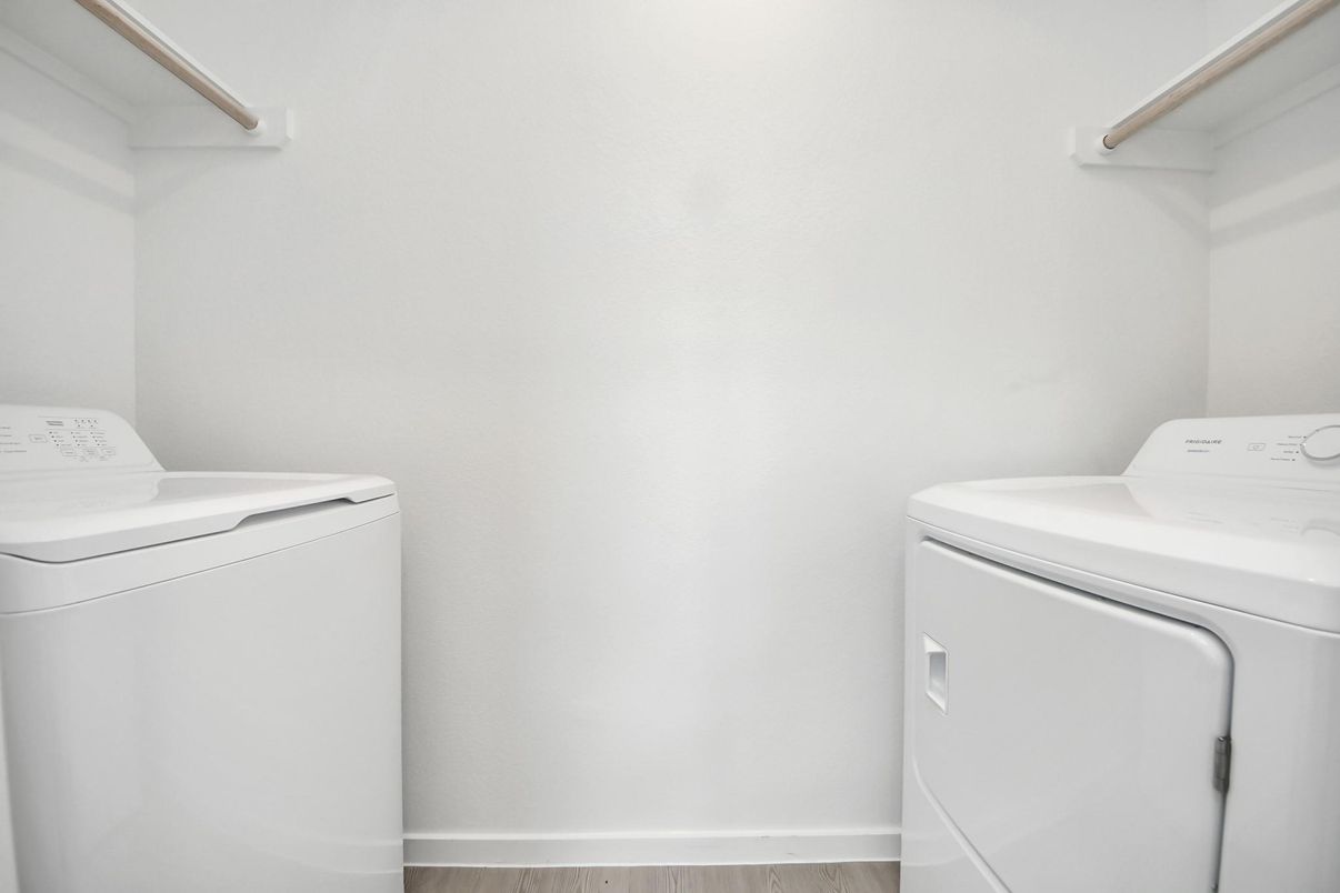 Interior, Washer, Wood Texture Flooring