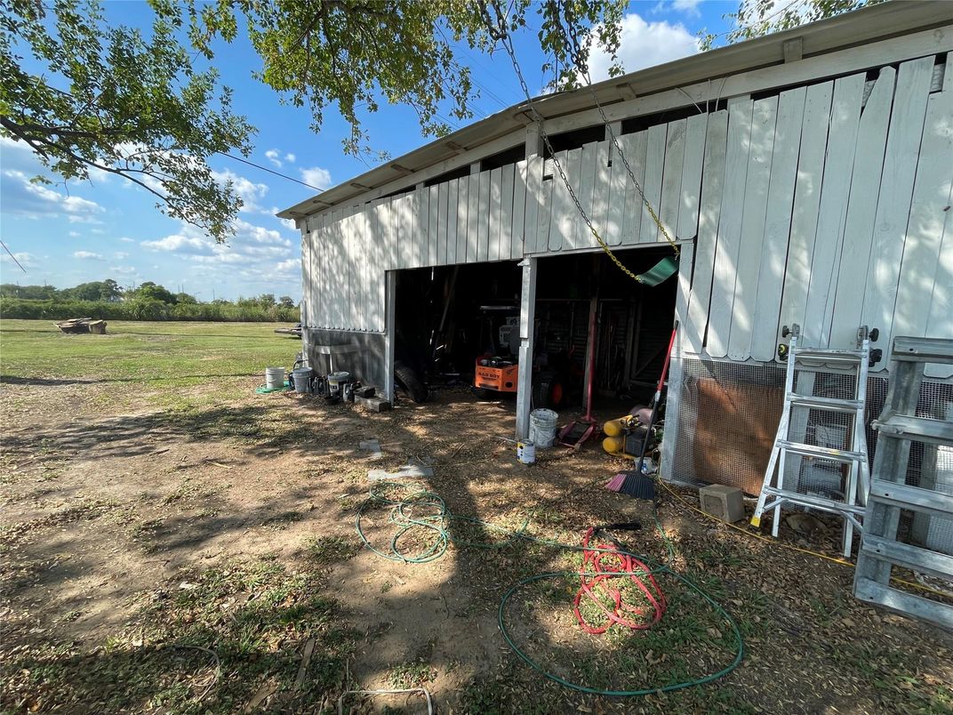 Backyard, Exterior