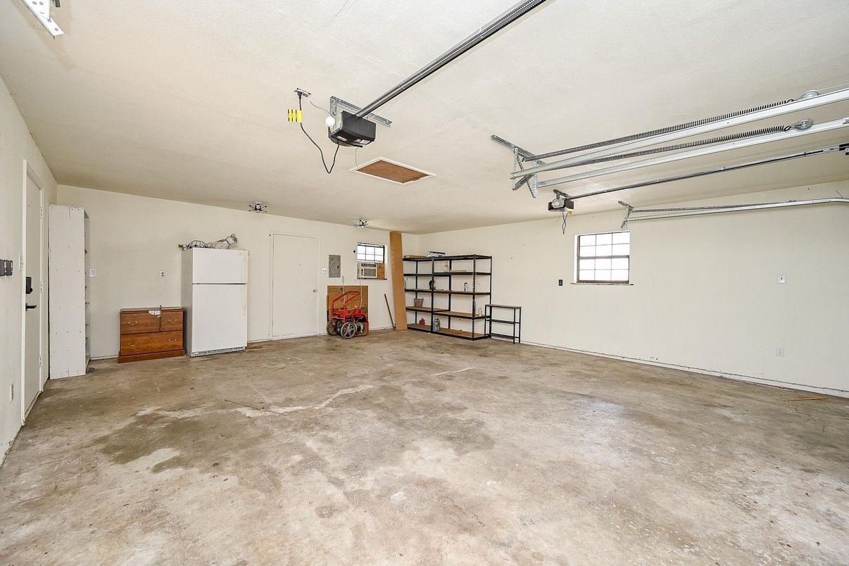 Garage, Interior