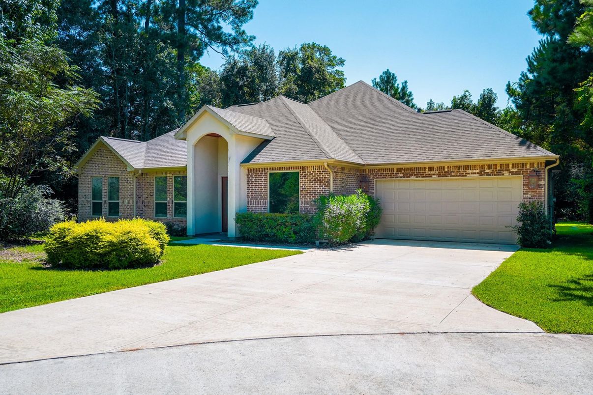 Attached, Exterior, Facade, Brick Facade, Brick Traditional