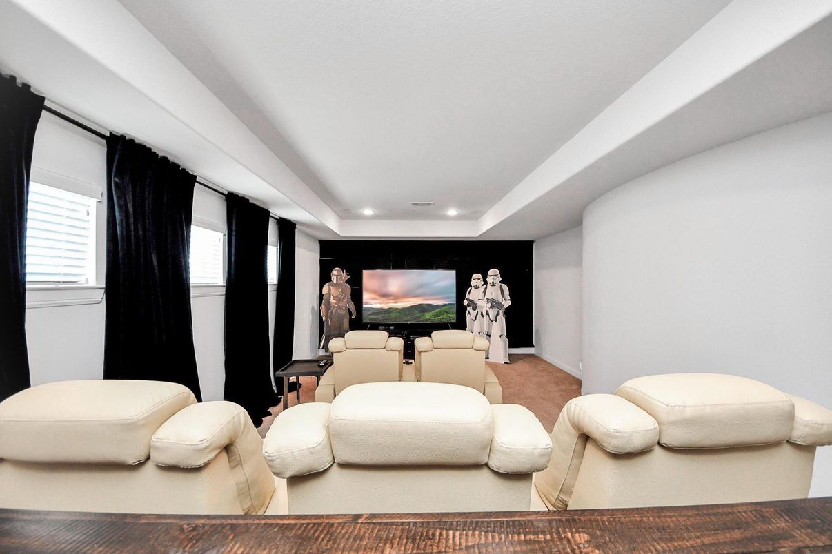 Interior, Projection Screen, Recessed Lighting, Theatre Room