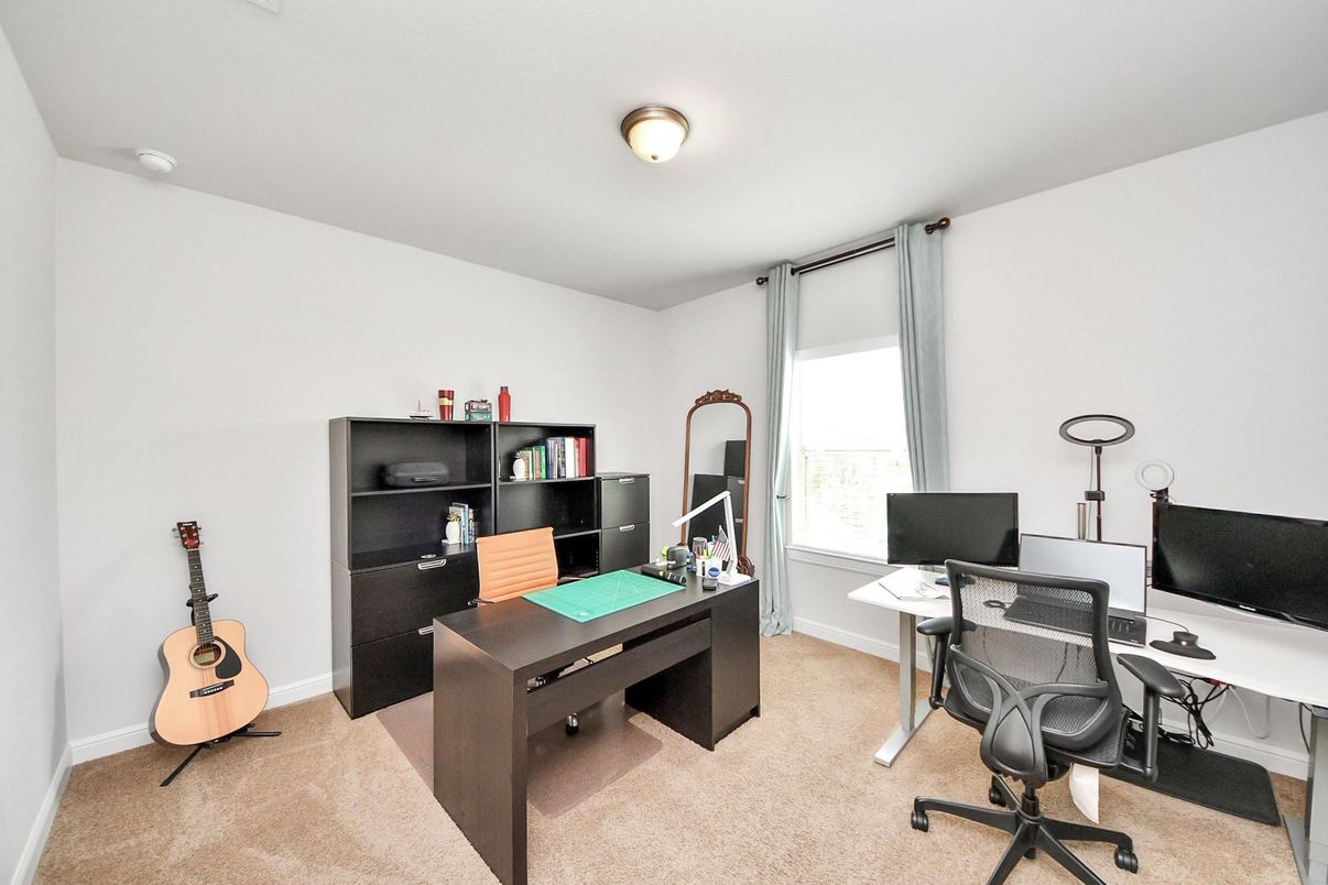 Home Office, Interior