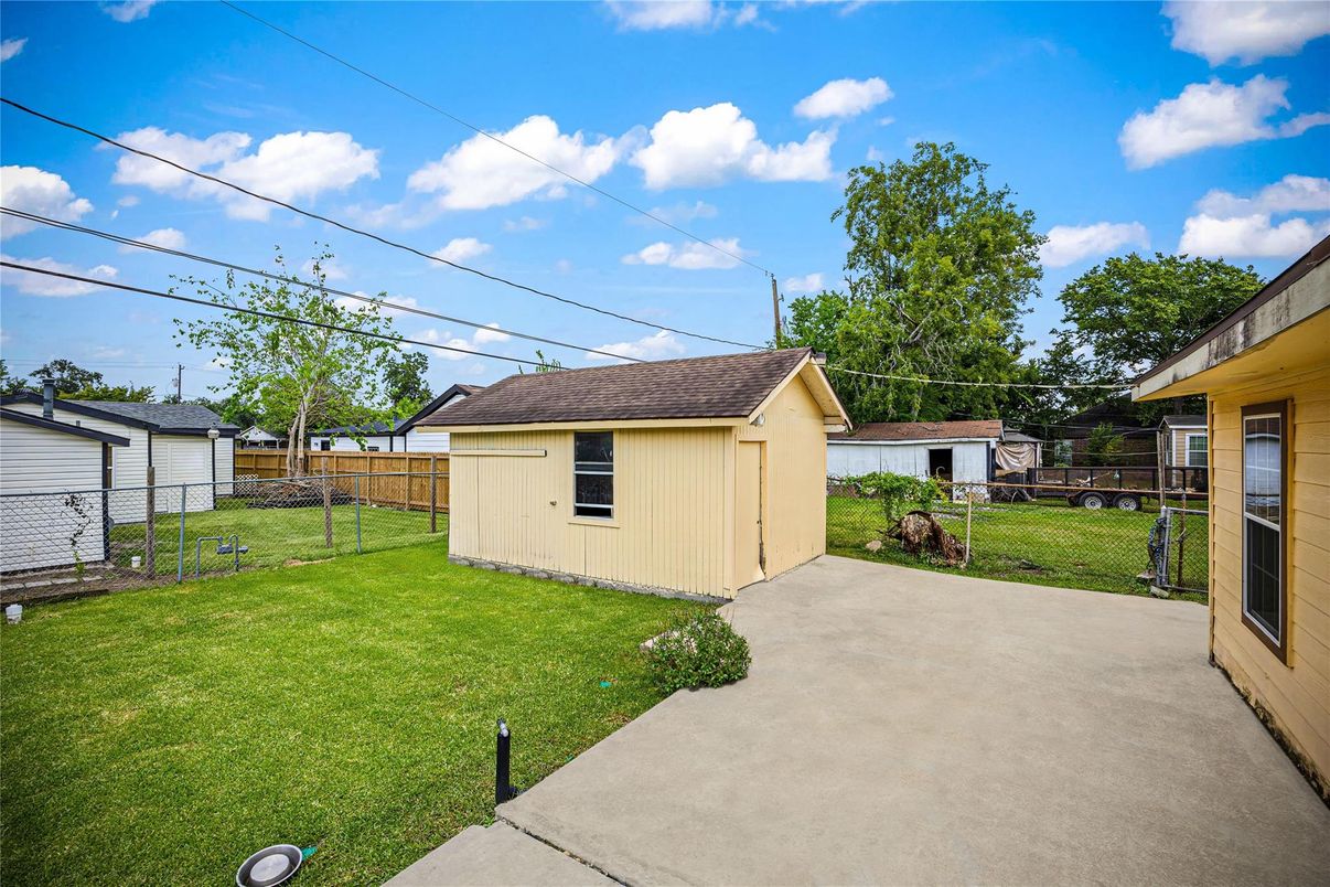 Backyard, Exterior