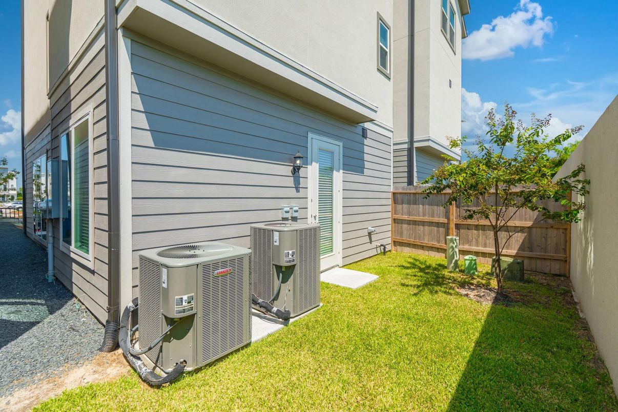 Backyard, Exterior
