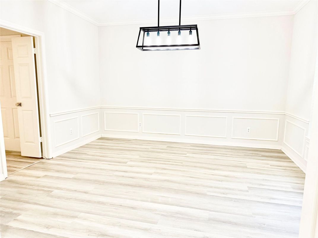Empty room, Interior, Pendant Lights, Wood Texture Flooring