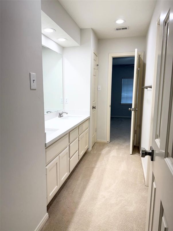 Bathroom, Dual Sink Vanities, Interior, Recessed Lighting
