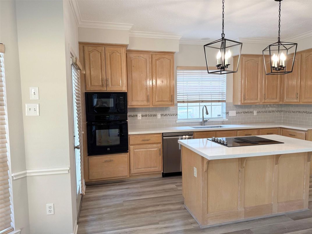 Interior, Kitchen, Pendant Lights, Wood Texture Flooring