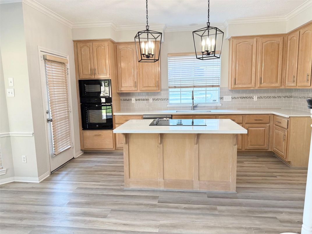 Interior, Kitchen, Pendant Lights, Wood Texture Flooring