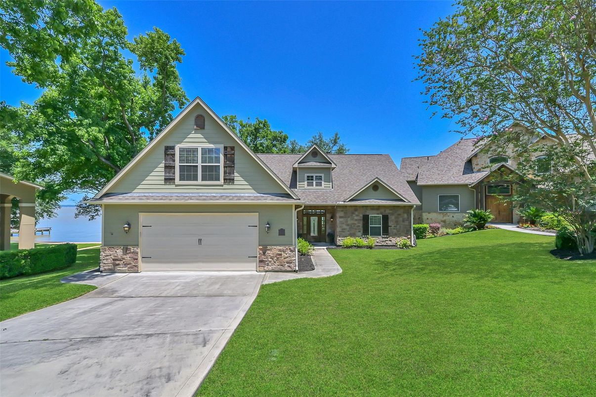 Attached, Backyard, Exterior, Facade, Farmhouse