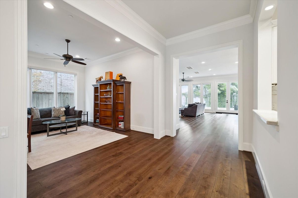 Interior, Living room, Recessed Lighting, Wood Texture Flooring