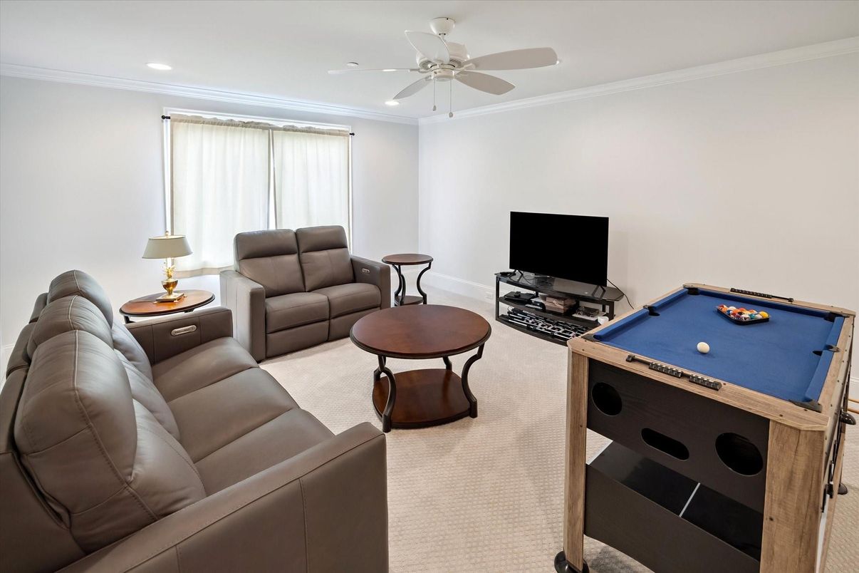 Billiard Table, Game Room, Interior, Living room, Recessed Lighting