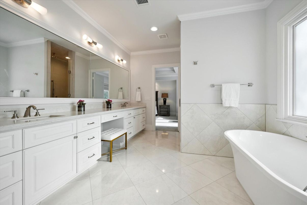 Bathroom, Dual Sink Vanities, Free Standing Baths, Interior, Recessed Lighting