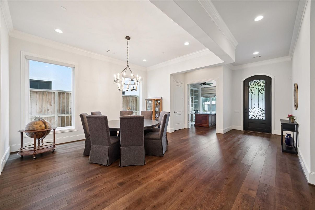 Chandelier, Dining room, Interior, Recessed Lighting, Wood Texture Flooring