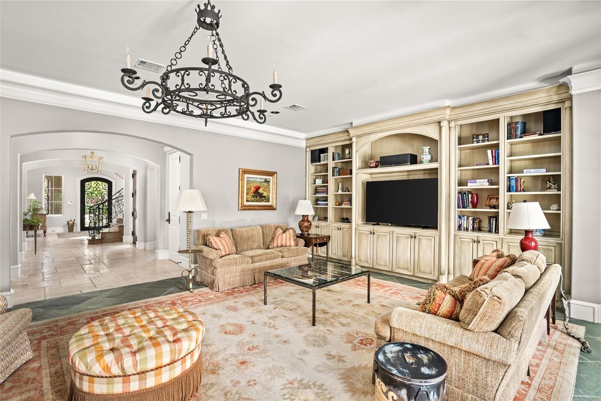 Chandelier, Interior, Living room
