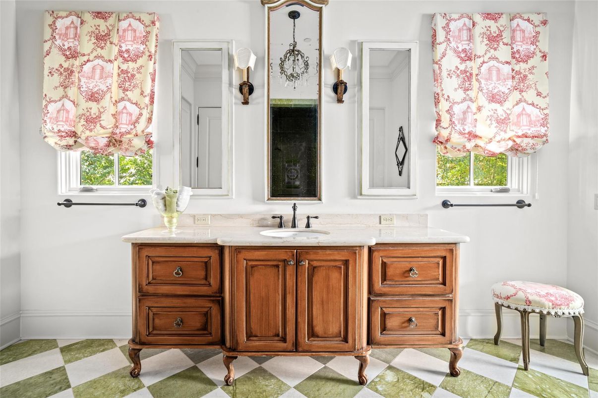 Bathroom, Interior