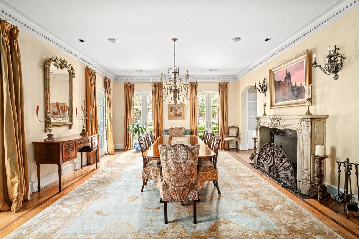 Chandelier, Dining room, Fireplace, Interior, Recessed Lighting, Wood Texture Flooring