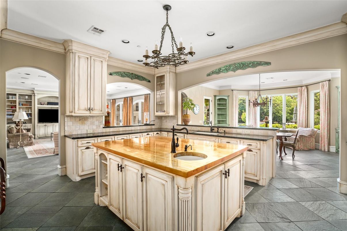 Chandelier, Dining room, Interior, Kitchen, Pendant Lights, Recessed Lighting