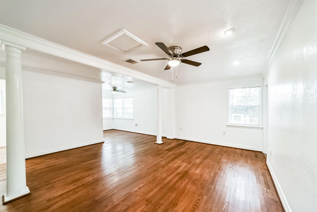 Empty room, Interior, Recessed Lighting, Wood Texture Flooring