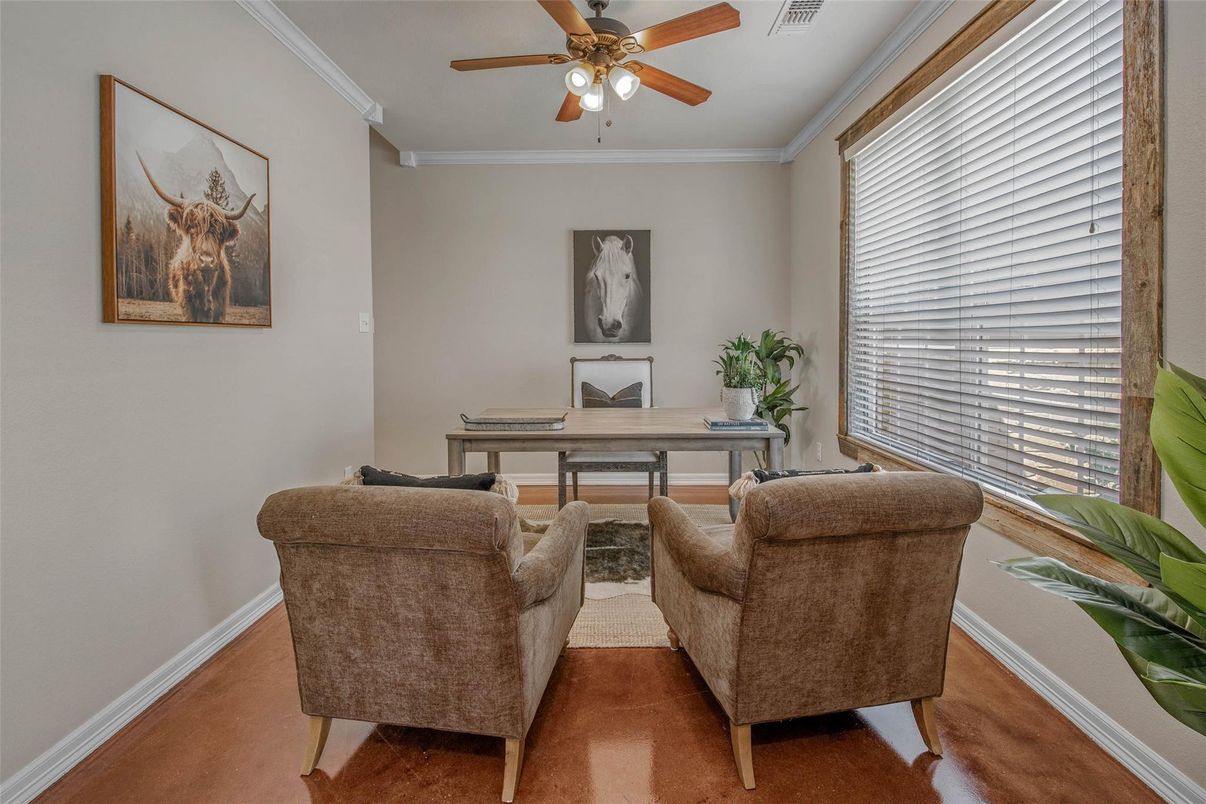 Home Office, Interior