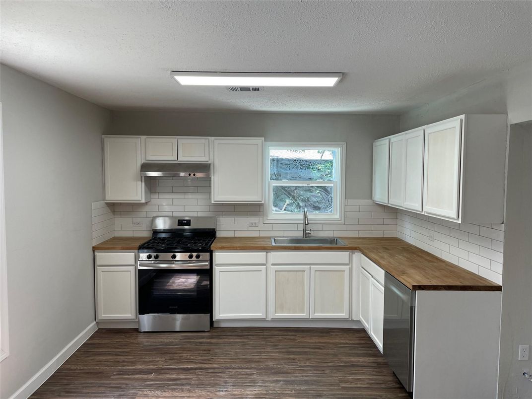 Interior, Kitchen, Stainless Steel Appliances, Wood Texture Flooring