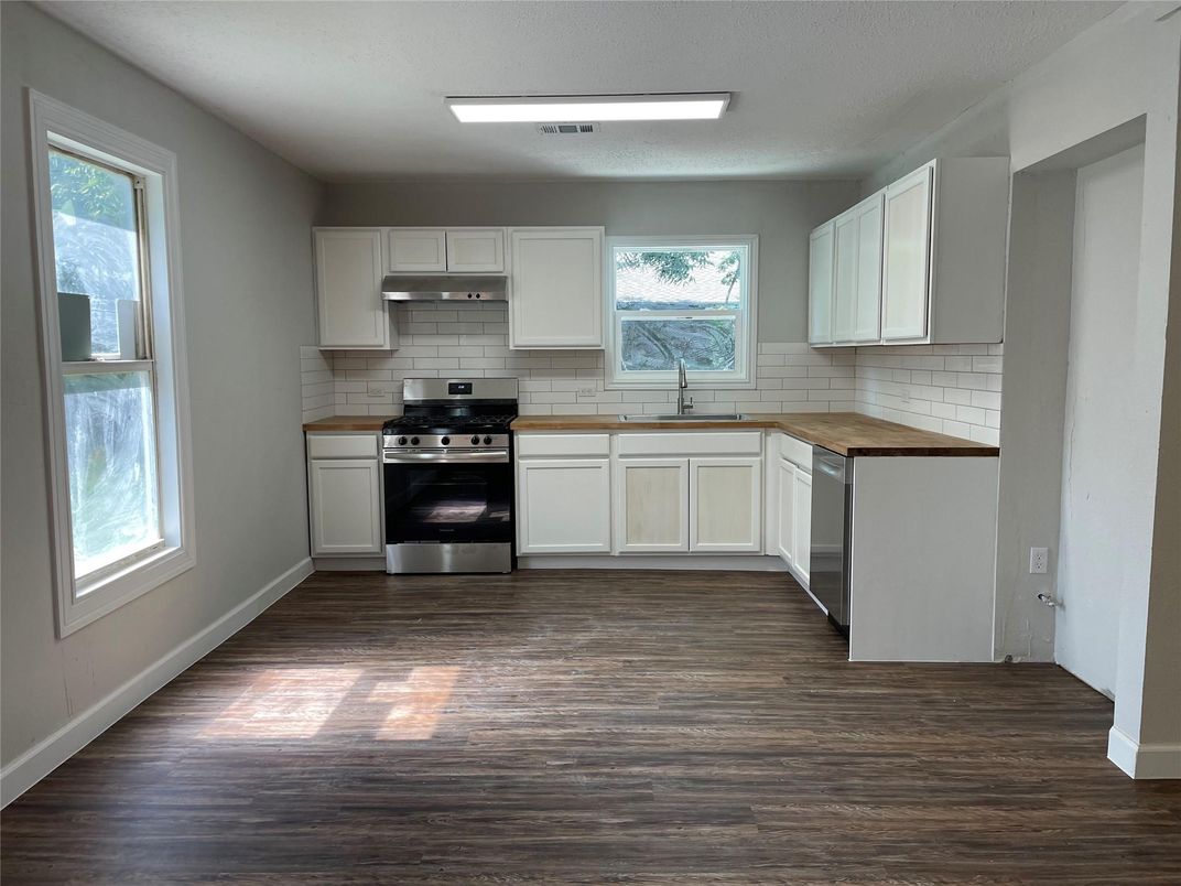 Interior, Kitchen, Stainless Steel Appliances, Wood Texture Flooring