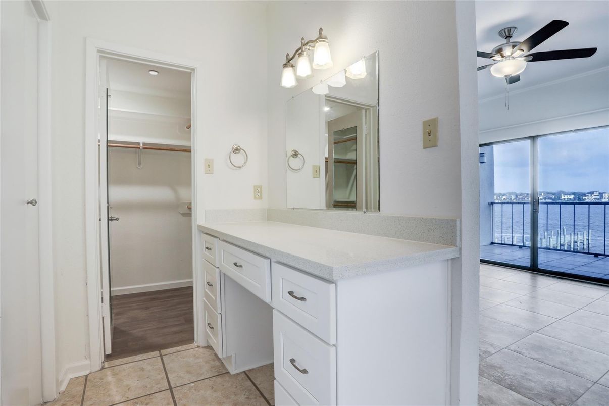 Bathroom, Interior, Recessed Lighting, Water