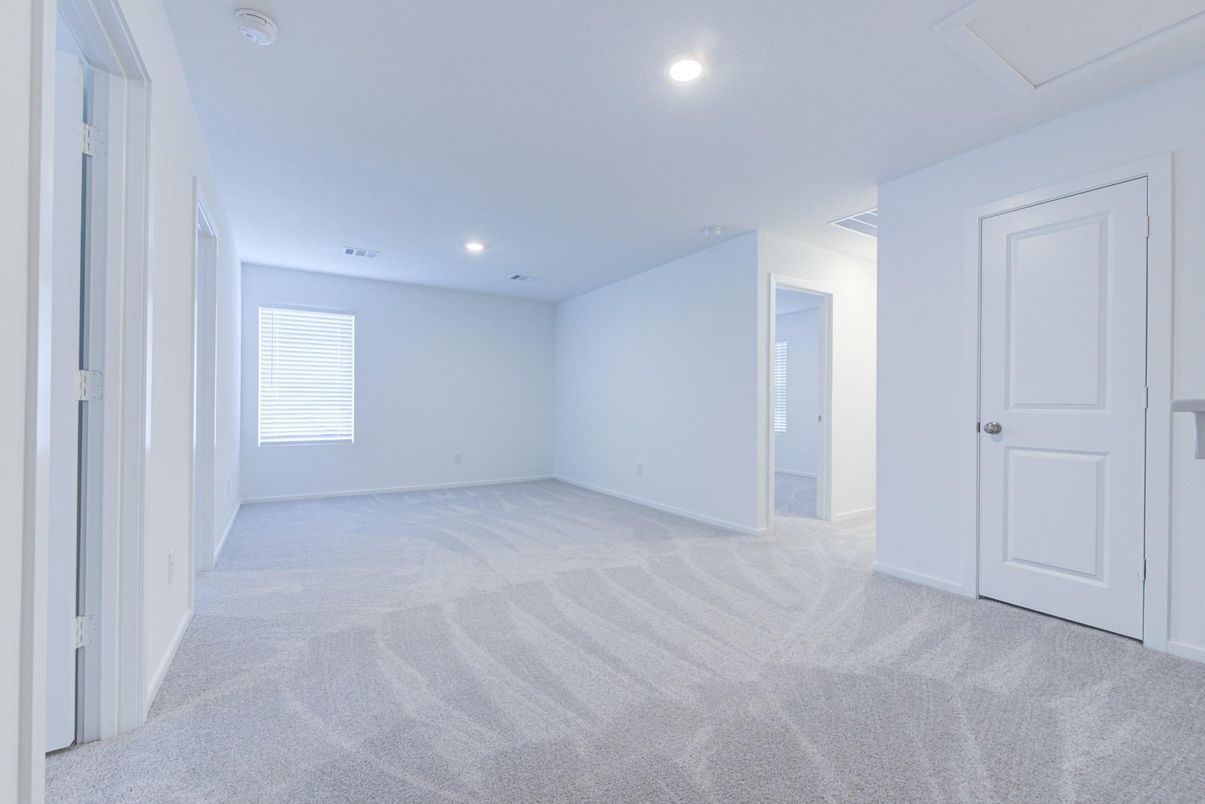Empty room, Interior, Recessed Lighting