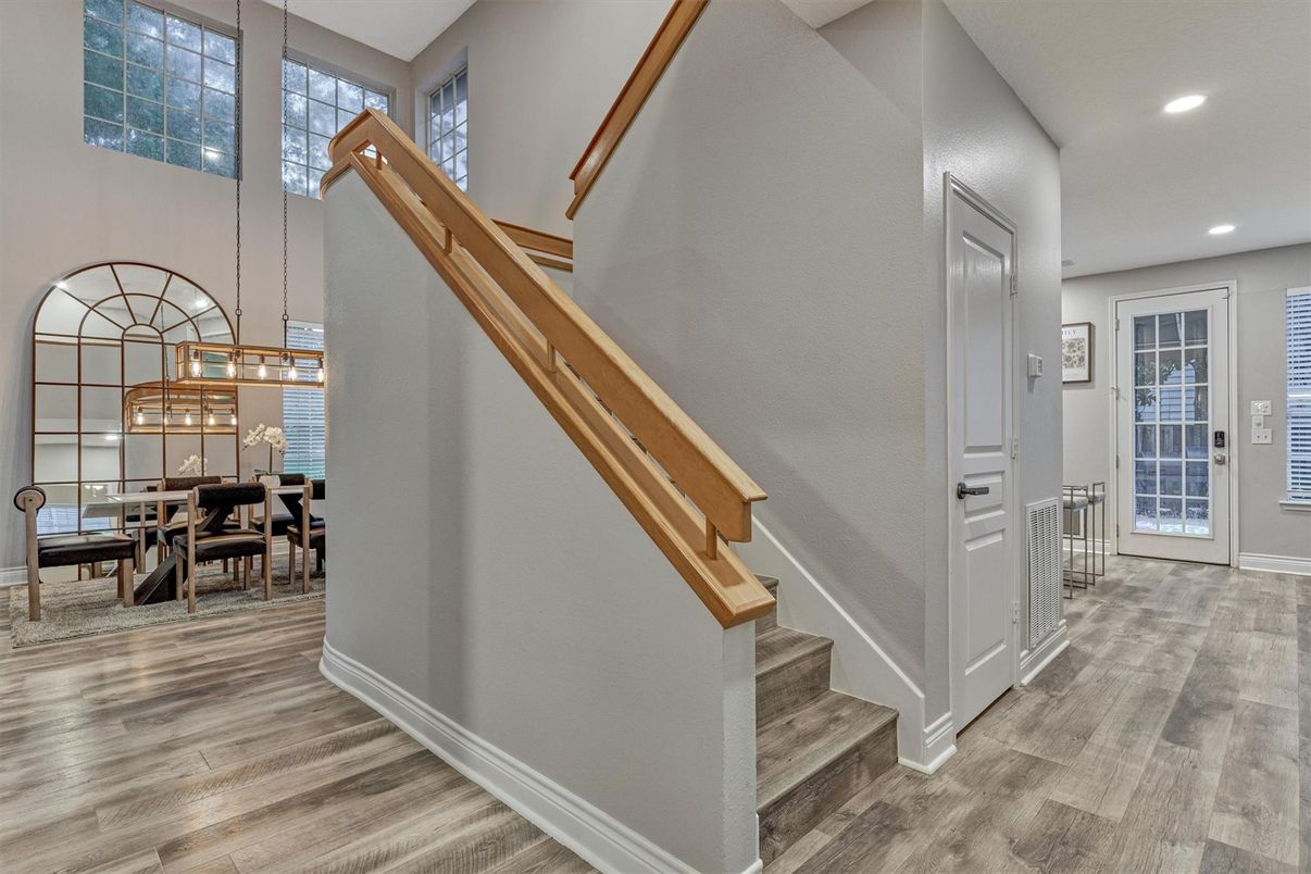 Chandelier, Dining room, Interior, Pendant Lights, Recessed Lighting, Wood Texture Flooring