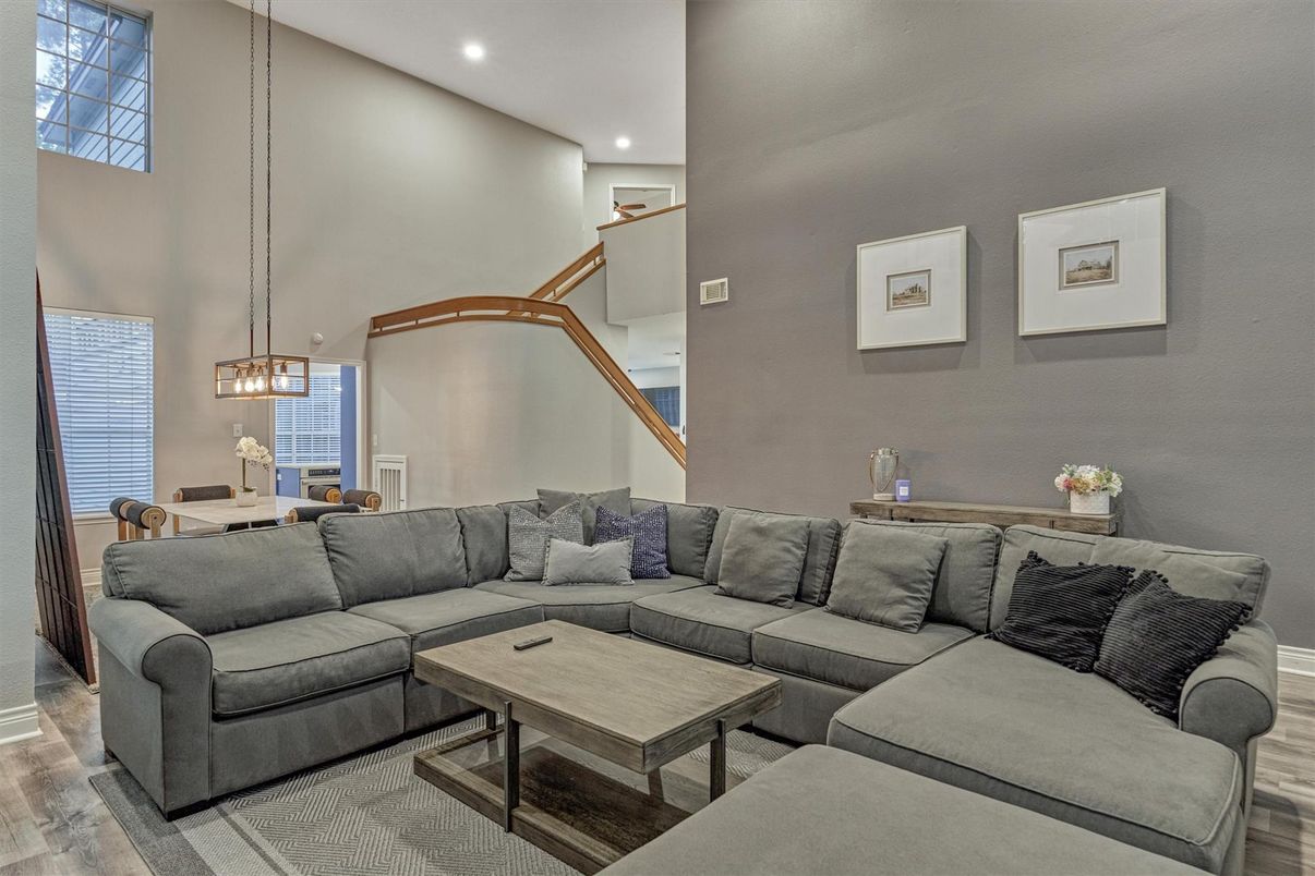 Dining room, Interior, Living room, Pendant Lights, Recessed Lighting, Wood Texture Flooring