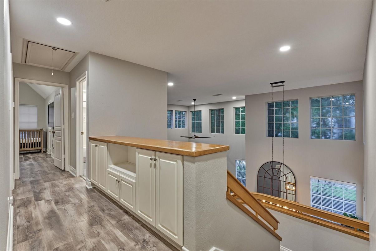 Interior, Pendant Lights, Recessed Lighting, Wood Texture Flooring