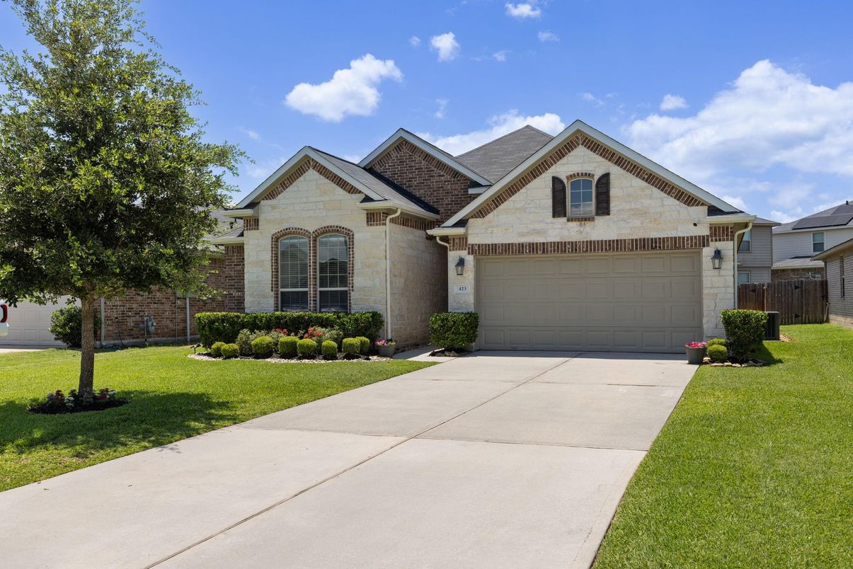 Attached, Exterior, Facade, Brick Facade, Brick Traditional