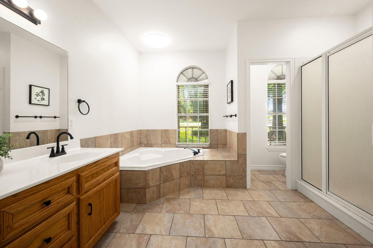 Bathroom, Dual Sink Vanities, Interior