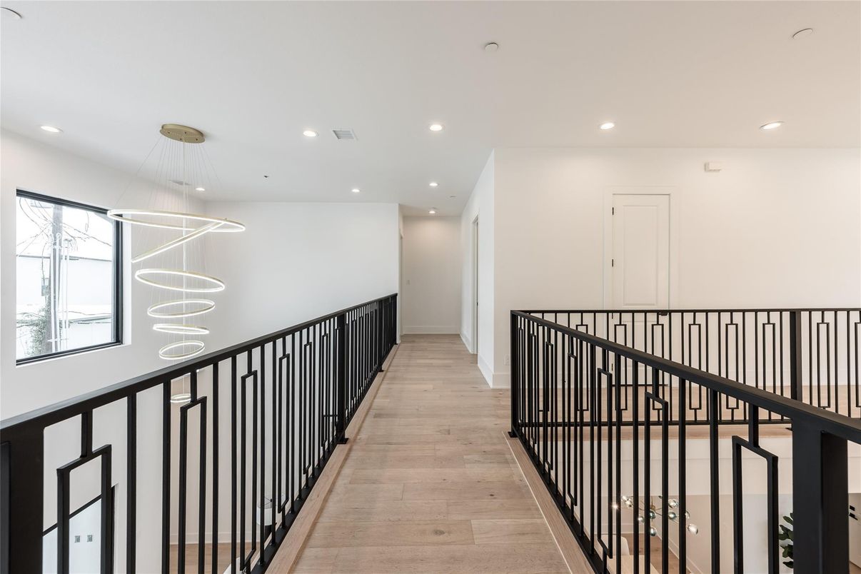 Interior, Pendant Lights, Recessed Lighting, Wood Texture Flooring
