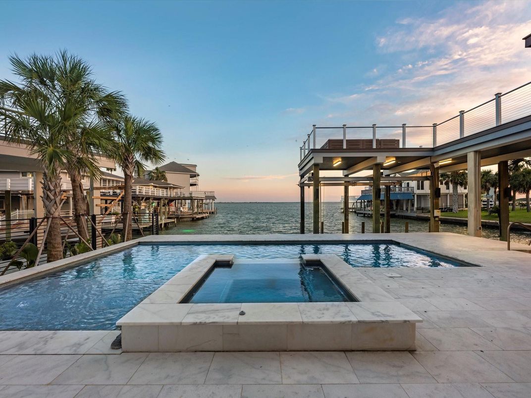 Exterior, Pool, Water