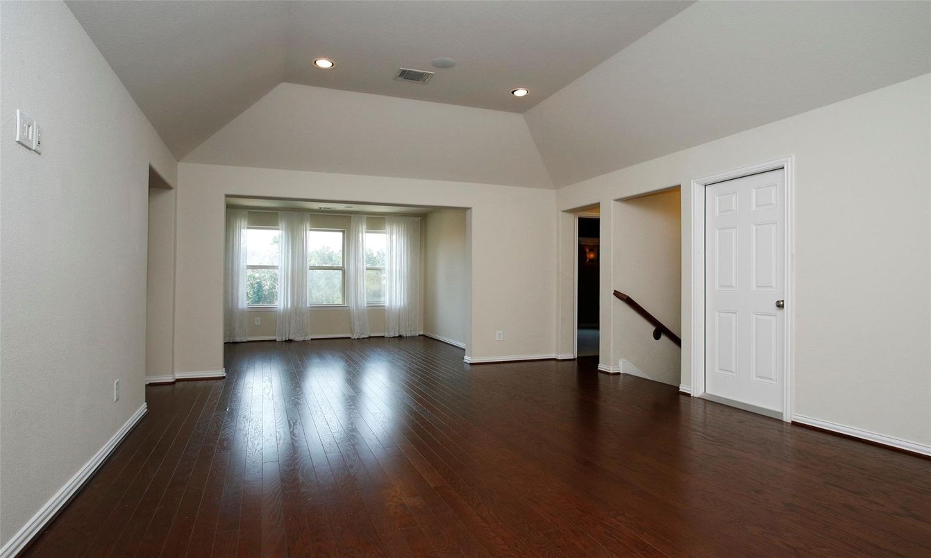 Empty room, Interior, Recessed Lighting, Wood Texture Flooring