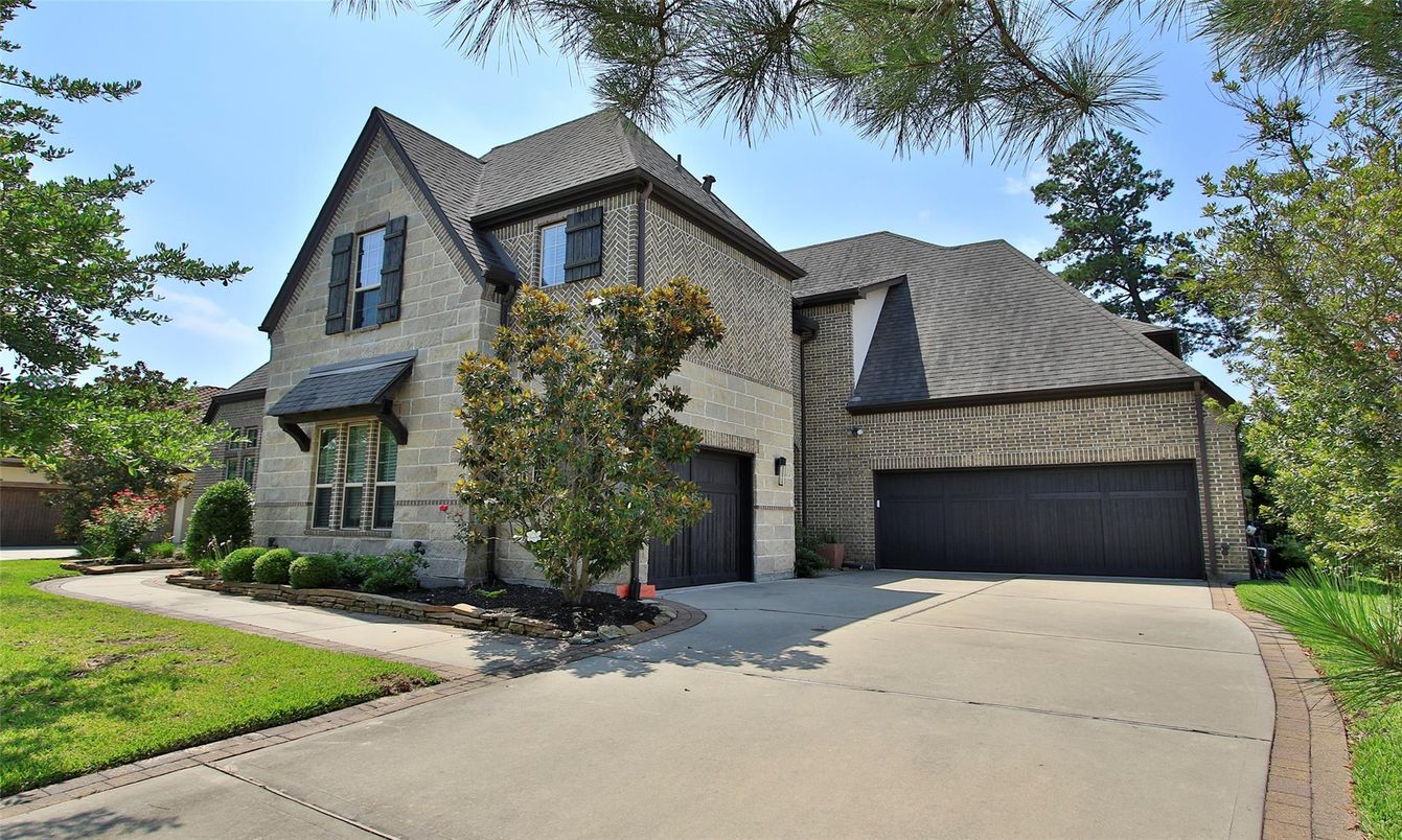 Attached, Exterior, Facade, Brick Facade, Brick Traditional