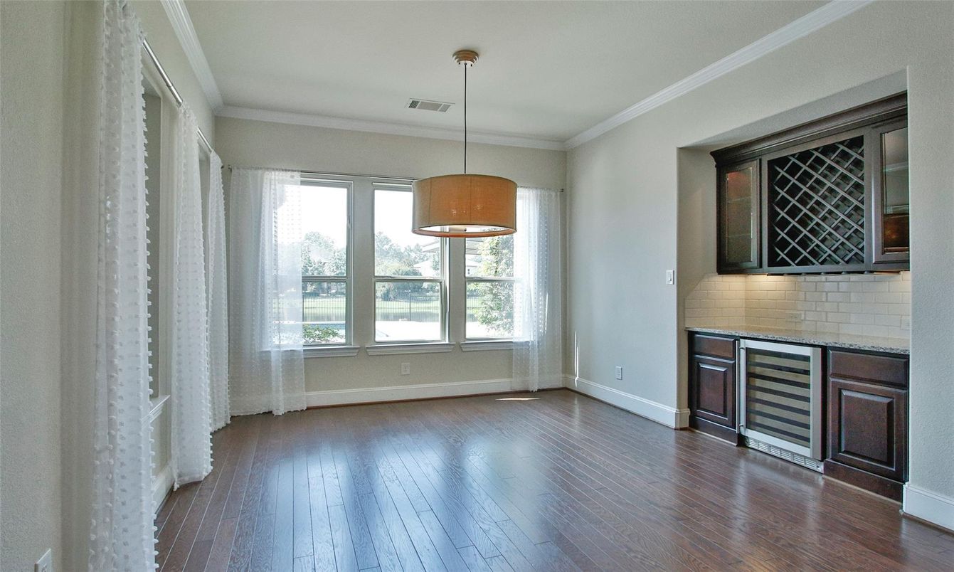 Empty room, Interior, Pendant Lights, Wood Texture Flooring