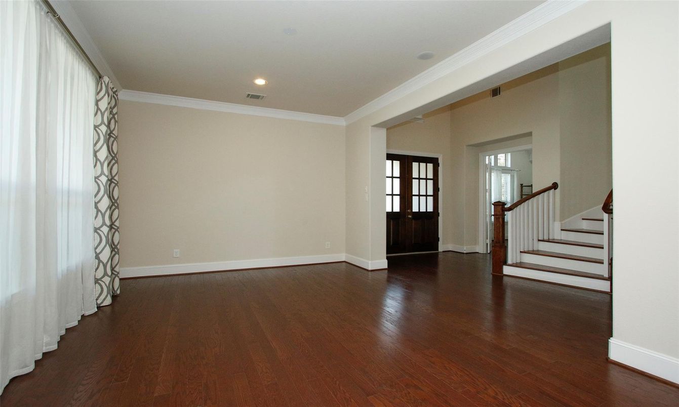 Empty room, Interior, Recessed Lighting, Wood Texture Flooring